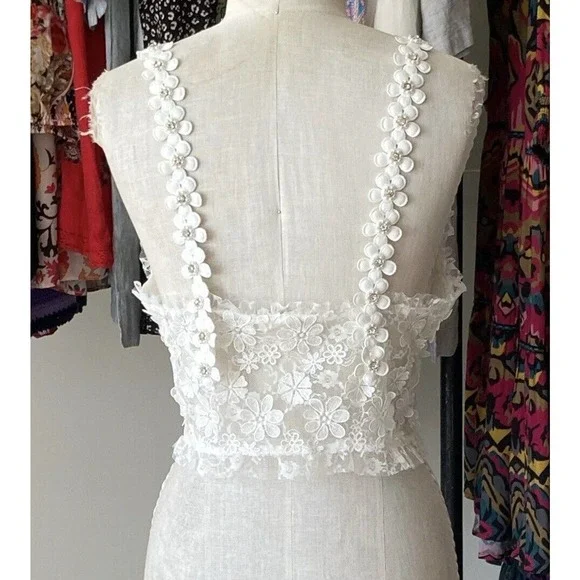 New For Love & Lemons Rosette Lace Top Size Small - Picture 3 of 4